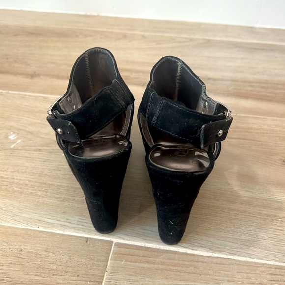 Carlos Wedges - Picture 2 of 3